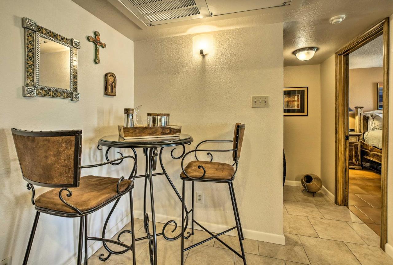Adobe-Style Abode With Amenities - Walk To Plaza! Apartman Santa Fe Kültér fotó